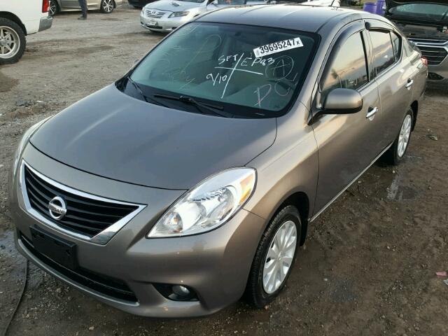 3N1CN7APXCL931067 - 2012 NISSAN VERSA S SILVER photo 2