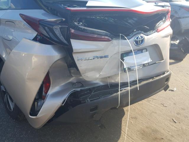JTDKARFP7H3024529 - 2017 TOYOTA PRIUS PRIM ვერცხლისფერი ფოტო 9