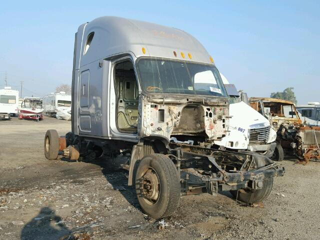 1FUJGLDR4CSBA3366 - 2012 FREIGHTLINER CASCADIA 1 WHITE photo 1