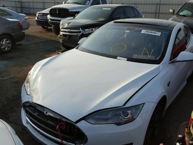 5YJSA1CN9CFP03234 - 2012 TESLA MODEL S WHITE photo 2