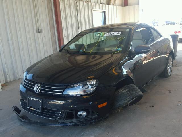 WVWBW7AH0CV001824 - 2012 VOLKSWAGEN EOS KOMFOR შავი ფოტო 2