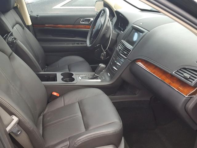 2LMHJ5AT3GBL01344 - 2016 LINCOLN MKT BLACK photo 5