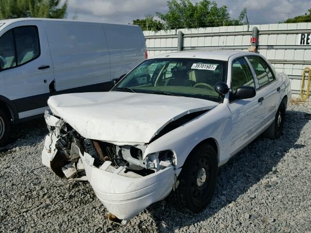 2FAHP71W87X131124 - 2007 FORD CROWN VICT WHITE photo 2