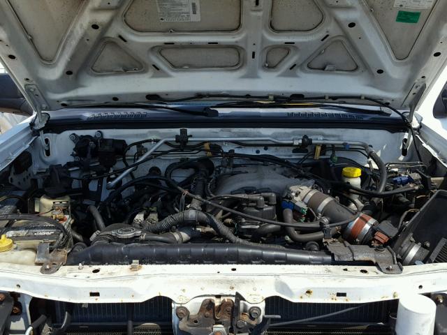 1N6ED27T01C307283 - 2001 NISSAN FRONTIER C WHITE photo 7