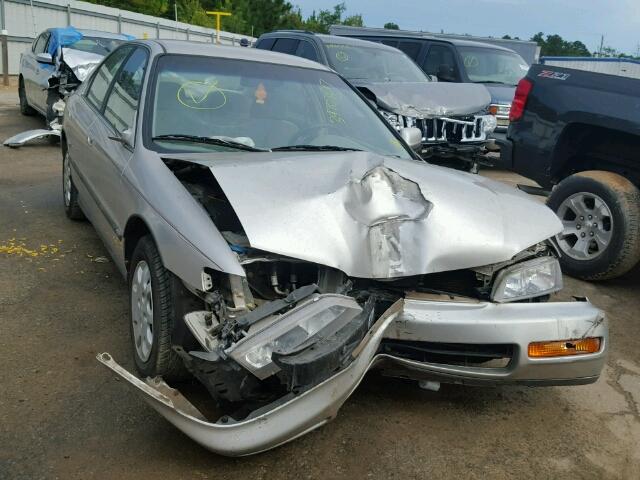 1HGCE6647TA019186 - 1996 HONDA ACCORD SILVER photo 1