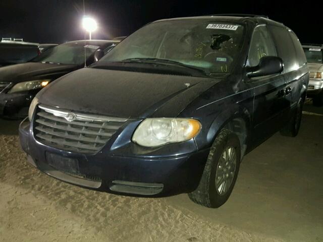 2A4GP44R27R192509 - 2007 CHRYSLER TOWN & COU BLUE photo 2