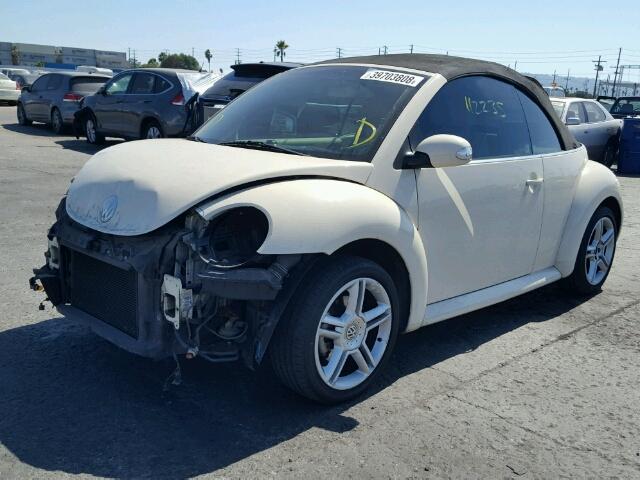 3VWCD31Y35M369251 - 2005 VOLKSWAGEN NEW BEETLE 奶油色 照片 2