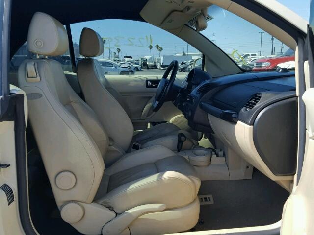 3VWCD31Y35M369251 - 2005 VOLKSWAGEN NEW BEETLE 奶油色 照片 5