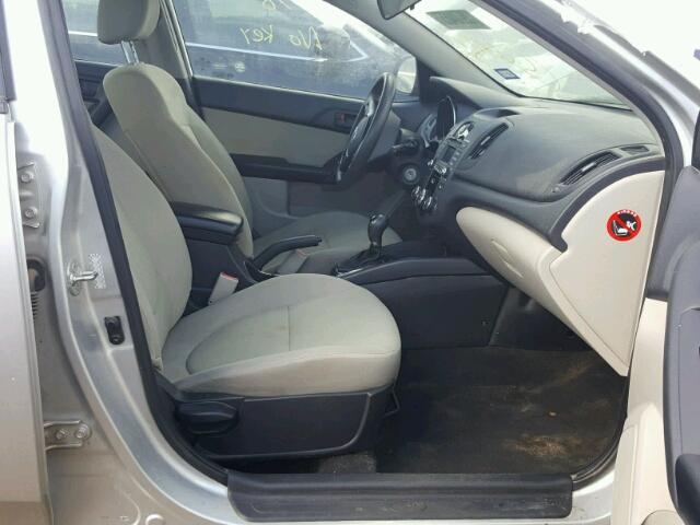 KNAFU4A26B5465701 - 2011 KIA FORTE SILVER photo 5