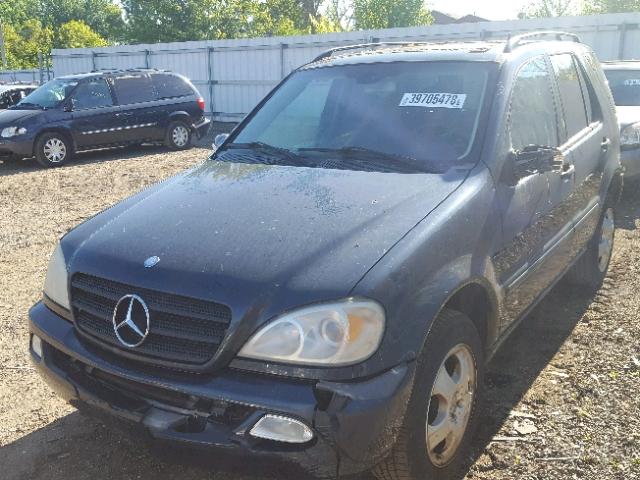 4JGAB54E72A355872 - 2002 MERCEDES-BENZ ML 320 BLUE photo 2