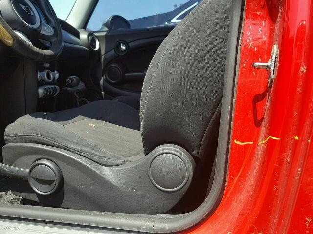 WMWML33529TX33550 - 2009 MINI COOPER CLU RED photo 9