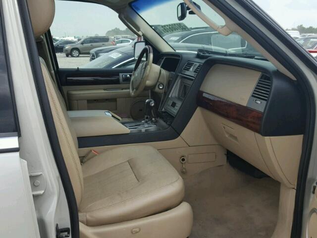 5LMFU27565LJ15048 - 2005 LINCOLN NAVIGATOR კრემისფერი ფოტო 5