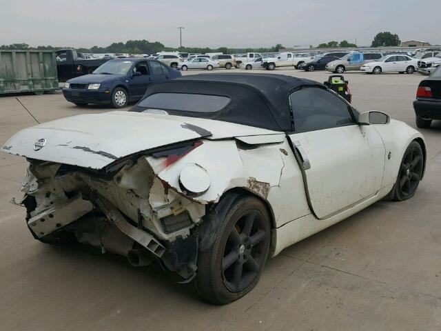 JN1AZ36A34M251320 - 2004 NISSAN 350Z ROADS WHITE photo 4