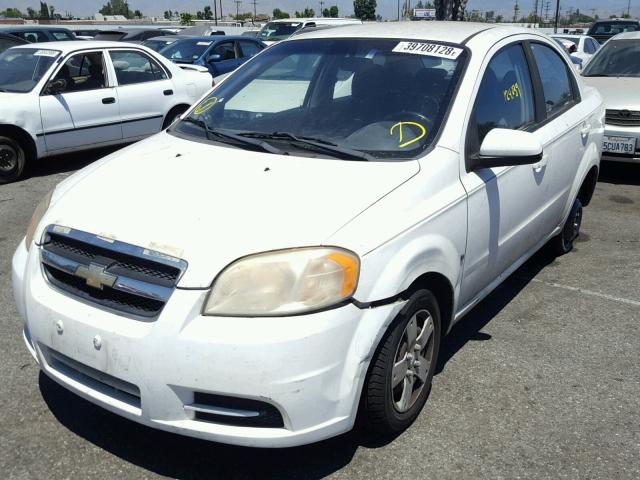 KL1TD56E79B631029 - 2009 CHEVROLET AVEO LS WHITE photo 2