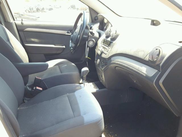 KL1TD56E79B631029 - 2009 CHEVROLET AVEO LS WHITE photo 5