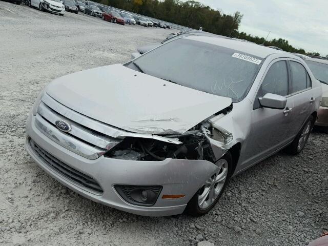 3FAHP0HA8CR285231 - 2012 FORD FUSION SE SILVER photo 2