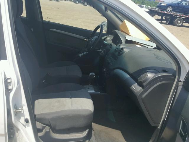 KL1TD6DEXAB111937 - 2010 CHEVROLET AVEO LS WHITE photo 5