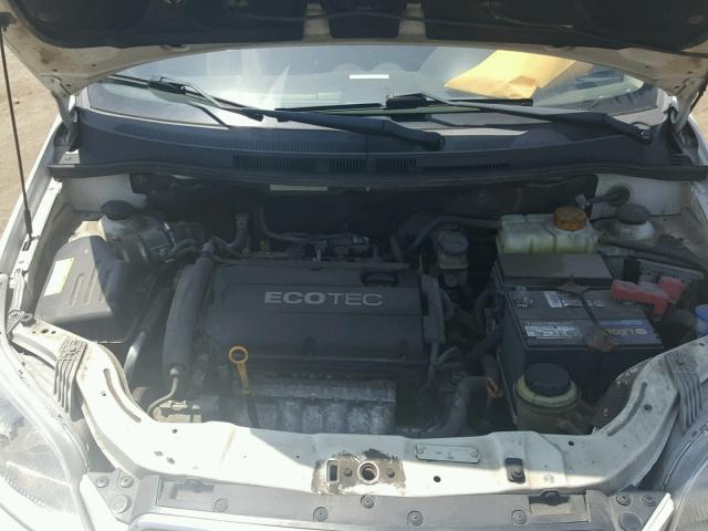 KL1TD6DEXAB111937 - 2010 CHEVROLET AVEO LS WHITE photo 7