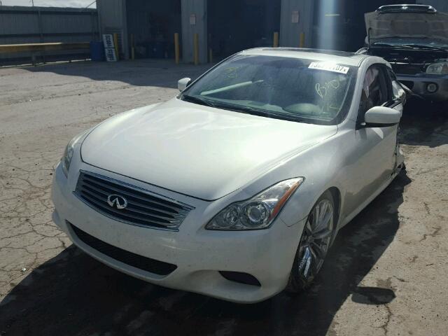 JN1CV6EK0AM101533 - 2010 INFINITI G37 WHITE photo 2