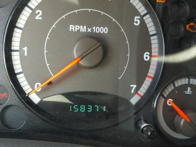 1J4GL38K95W682713 - 2005 JEEP LIBERTY RE GREEN photo 8