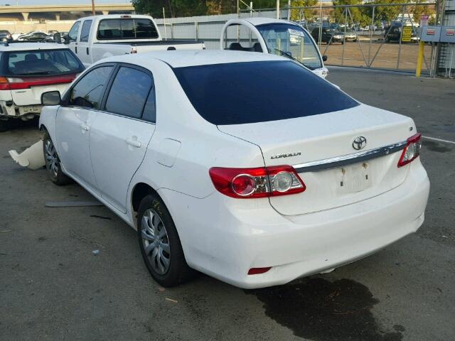 5YFBU4EE8DP074948 - 2013 TOYOTA COROLLA WHITE photo 3