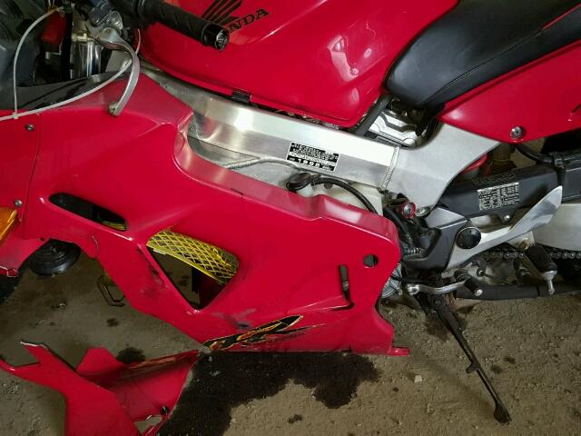 JH2RC4603WM001200 - 1998 HONDA VFR800 F1 RED photo 7