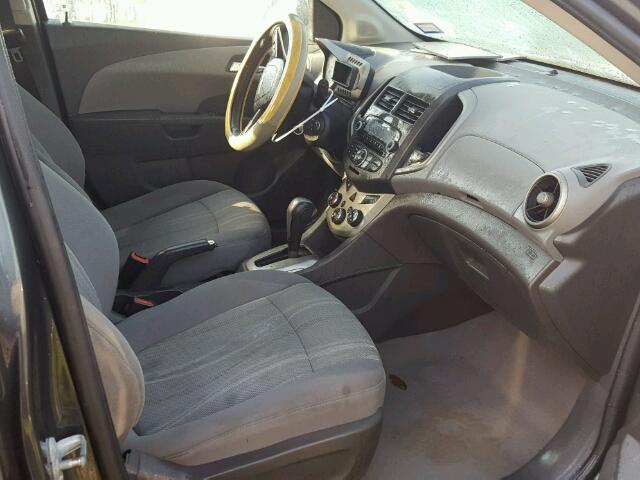 1G1JC6SH2D4144982 - 2013 CHEVROLET SONIC CHARCOAL photo 5