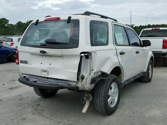 1FMCU0C70CKB26955 - 2012 FORD ESCAPE XLS WHITE photo 4