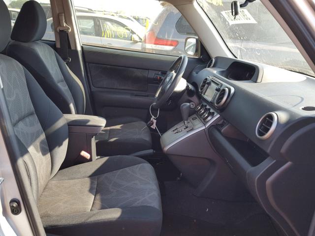 JTLZE4FE6FJ069236 - 2015 TOYOTA SCION XB Silber Foto 5
