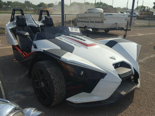 57XAAPFA0G7113028 - 2016 POLARIS SLINGSHOT WHITE photo 1