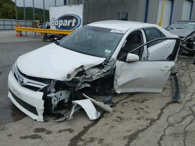 4T4BF1FK2DR281577 - 2013 TOYOTA CAMRY L WHITE photo 2