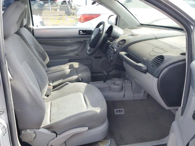 3VWCK21C12M444299 - 2002 VOLKSWAGEN NEW BEETLE 银色 照片 5