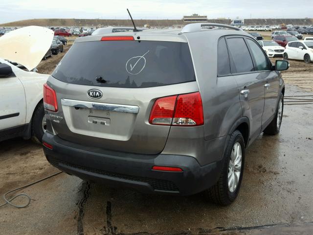 5XYKT4A2XBG121476 - 2011 KIA SORENTO GRAY photo 4