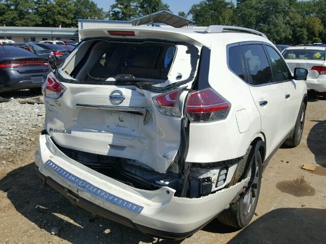 5N1AT2MT1GC770952 - 2016 NISSAN ROGUE S WHITE photo 4