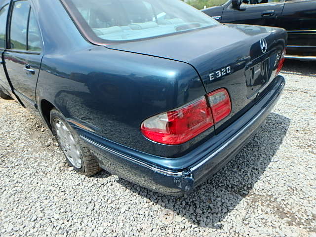 WDBJF65J8YB038436 - 2000 MERCEDES-BENZ E 320 BLUE photo 9