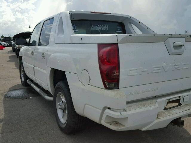 3GNEC13TX2G149577 - 2002 CHEVROLET AVALANCHE WHITE photo 2