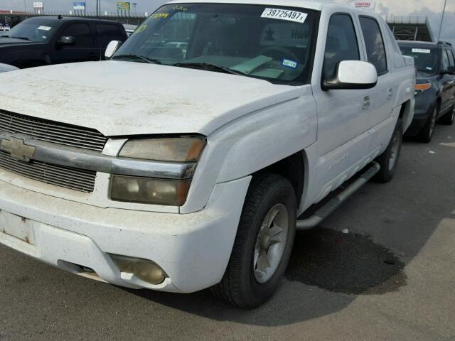 3GNEC13TX2G149577 - 2002 CHEVROLET AVALANCHE WHITE photo 3