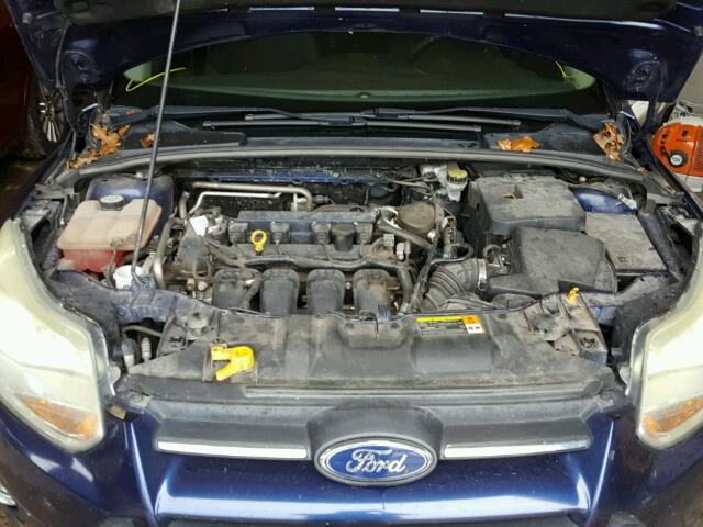 1FAHP3F20CL148537 - 2012 FORD FOCUS SE BLUE photo 7