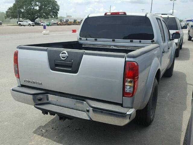 1N6AD07U87C408107 - 2007 NISSAN FRONTIER C GRAY photo 4