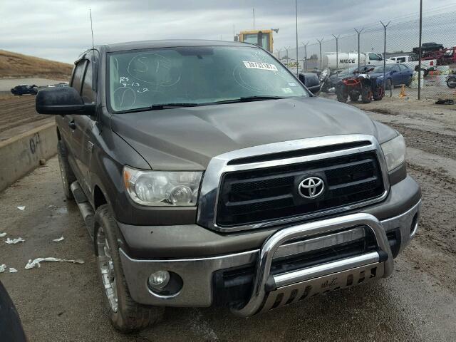 5TFEY5F19AX097591 - 2010 TOYOTA TUNDRA CRE GRAY photo 1