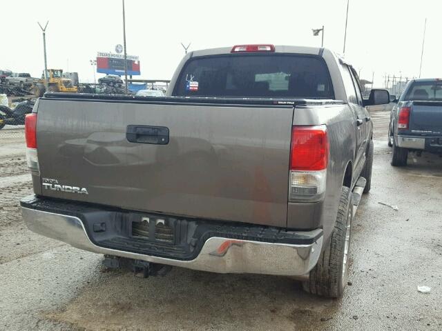 5TFEY5F19AX097591 - 2010 TOYOTA TUNDRA CRE GRAY photo 4