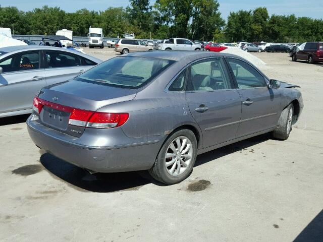 KMHFC46F16A058850 - 2006 HYUNDAI AZERA SE GRAY photo 4