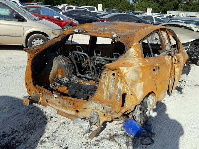 JTDKARFU2H3030275 - 2017 TOYOTA PRIUS BURN photo 4