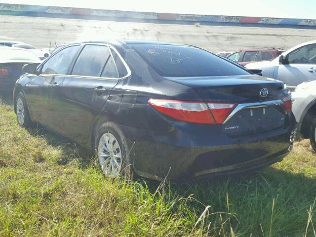 4T1BF1FKXHU630825 - 2017 TOYOTA CAMRY შავი ფოტო 3