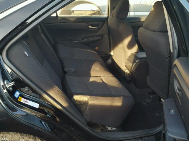 4T1BF1FKXHU630825 - 2017 TOYOTA CAMRY შავი ფოტო 6