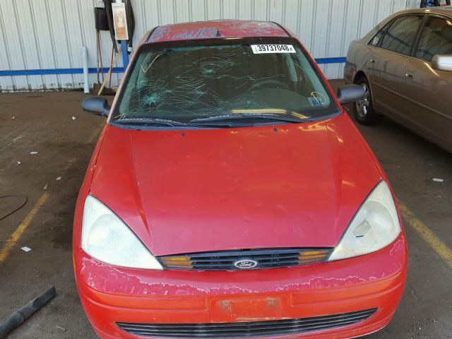 1FAFP33P8YW391462 - 2000 FORD FOCUS LX RED photo 9