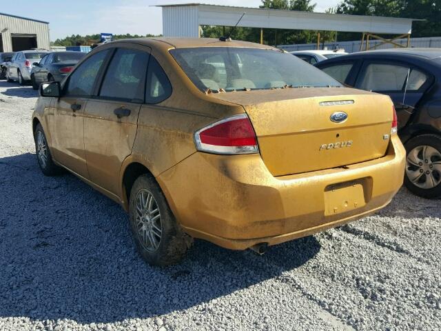 1FAHP35N69W149372 - 2009 FORD FOCUS SE GOLD photo 3