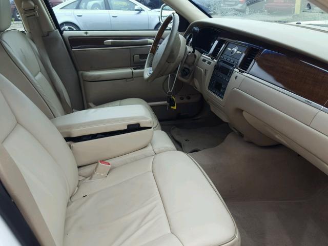 1LNHM83V77Y602298 - 2007 LINCOLN TOWN CAR D WHITE photo 5