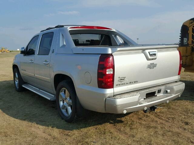 3GNMCGE01DG259485 - 2013 CHEVROLET AVALANCHE SILVER photo 3