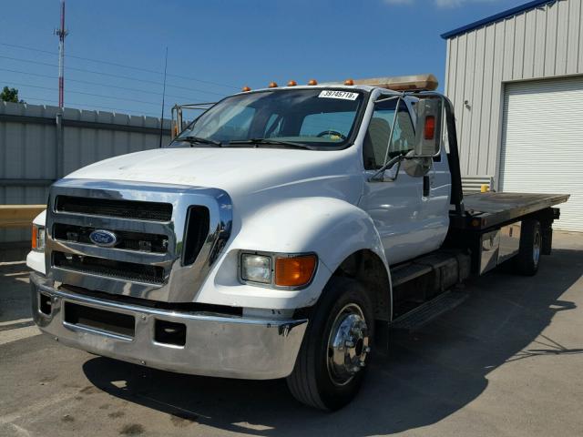 3FRNX65F55V139642 - 2005 FORD F650 SUPER WHITE photo 2